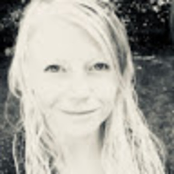 Meet your Posher, Claire - Picture 1 of 1